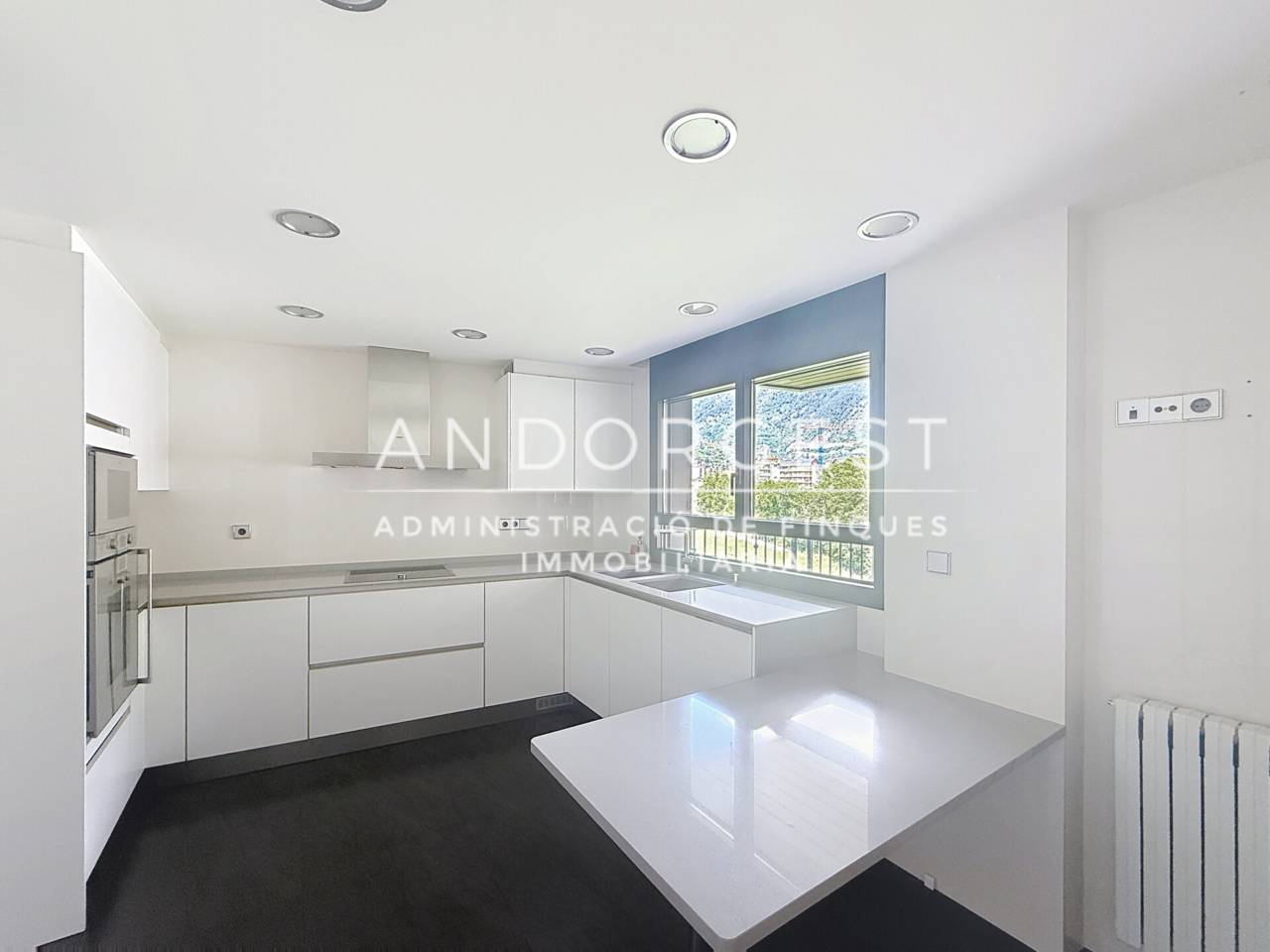 3-bedroom flat for sale in Encamp · 30 of 60