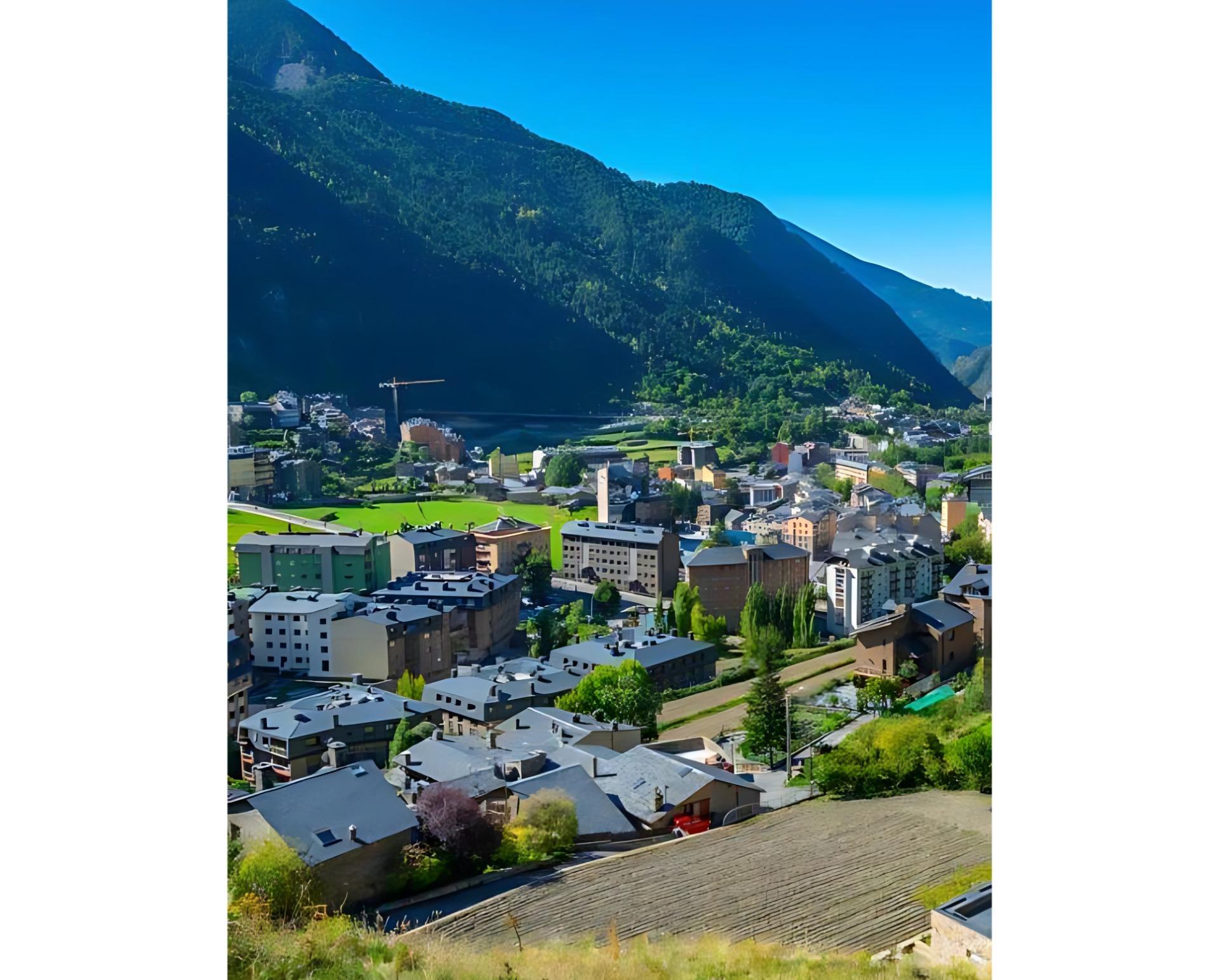 2-bedroom flat for sale in Encamp · 3 of 7