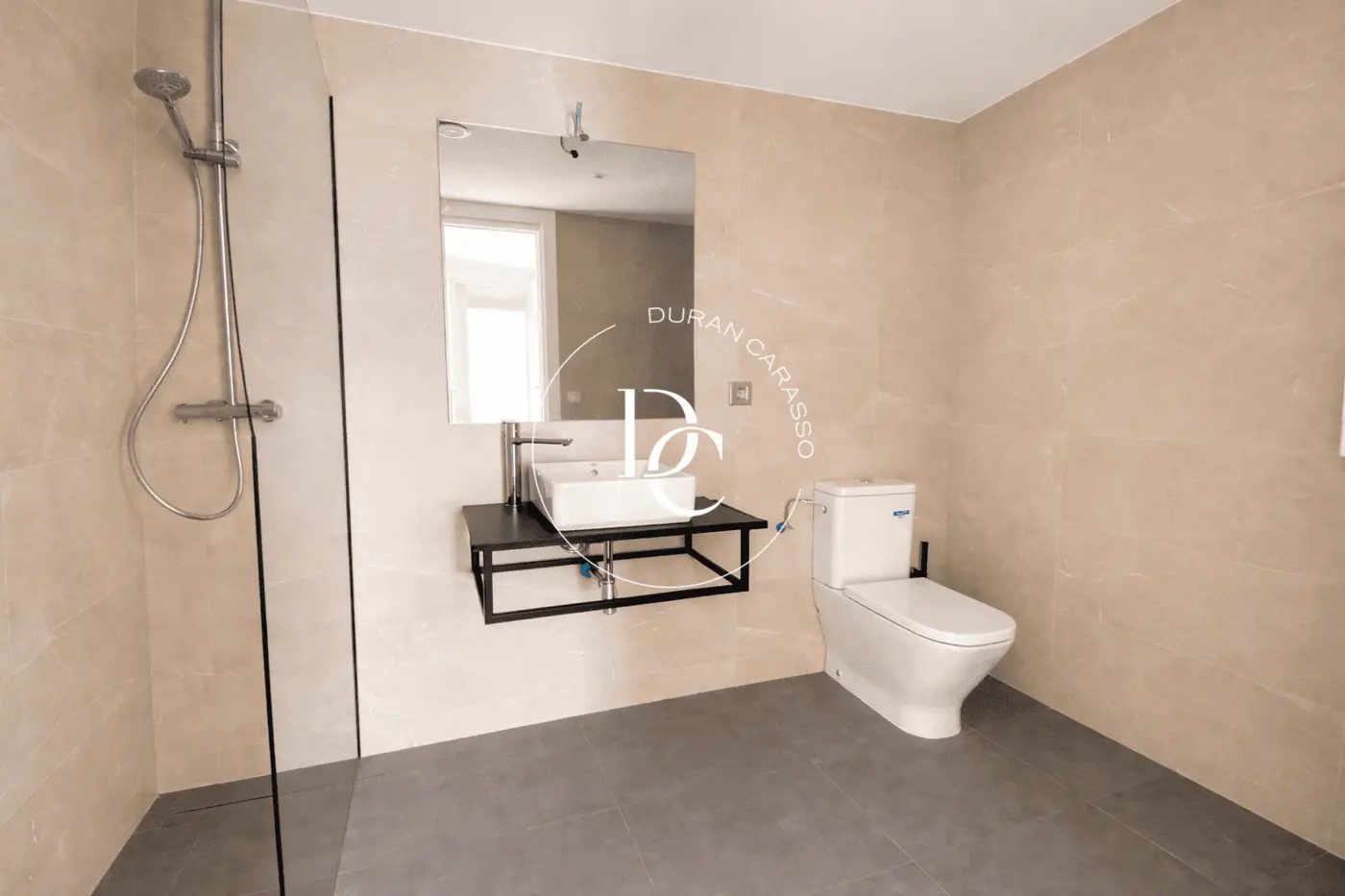 Duplex 4 chambres à vendre à Santa Coloma, Andorre-la-Vieille · 56 sur 60